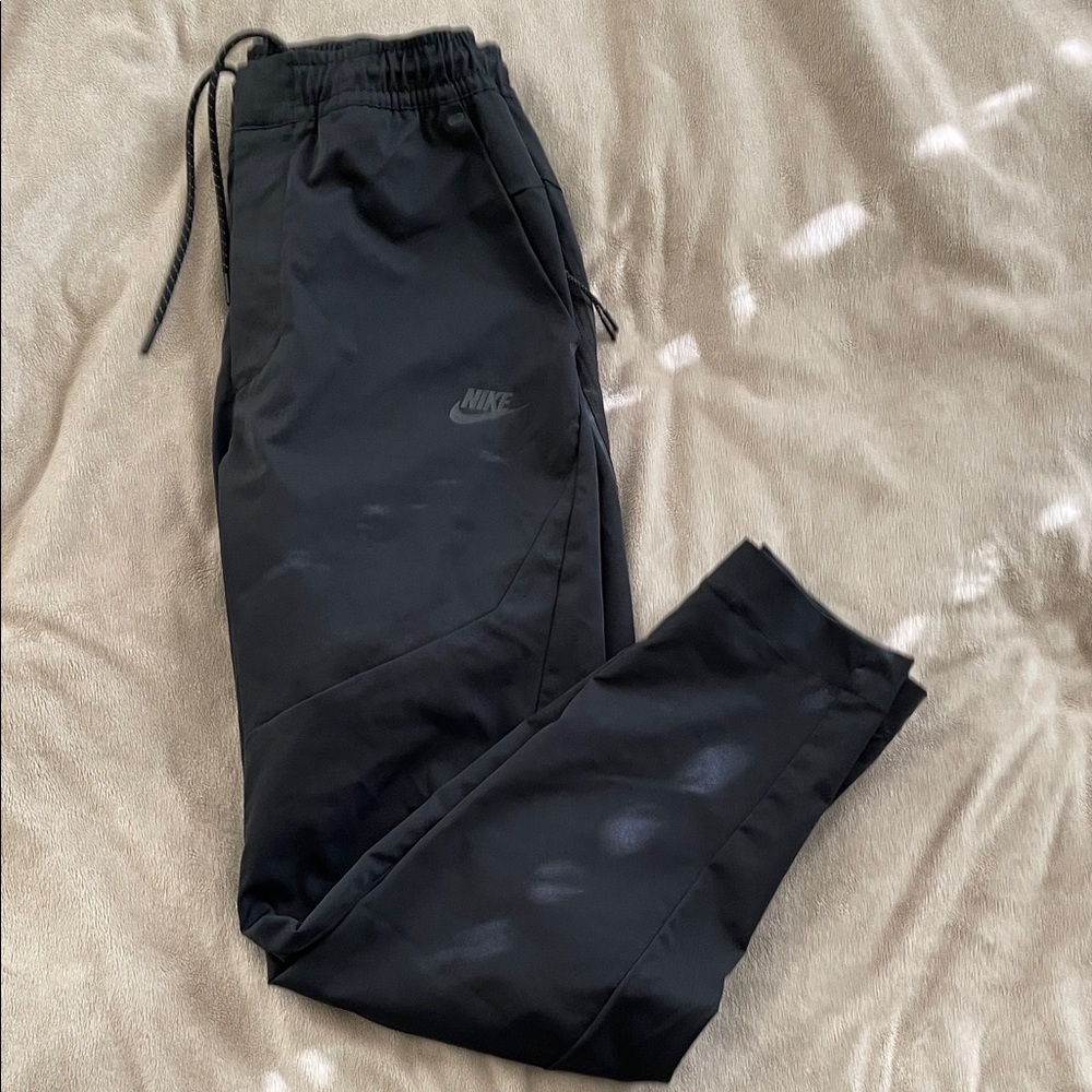 Nike black Tech Windbreaker Pants (S)